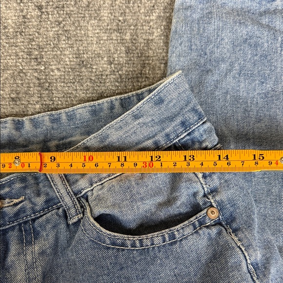 Light Wash Distressed Boyfriend Jeans - Women's - Picture 4 of 6